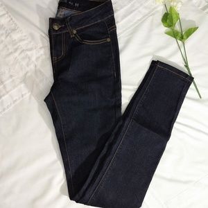 Love Culture-Dark blue jeans